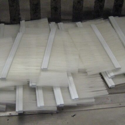 Block and belt brushes